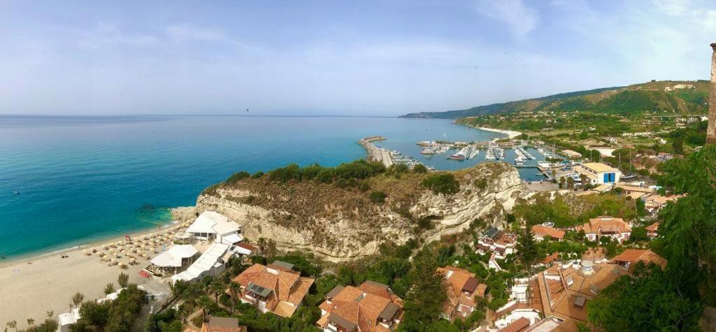 The Queen Tropea Exterior foto